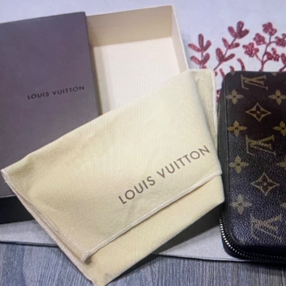 Authentic Louis Vuitton Monogram Zippy Wallet - Brown - Picture 12 of 12
